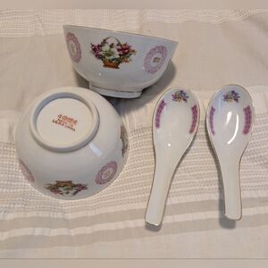 Vintage Chinese Porcelain Rice/Soup/Noodle Bowl and Spoon Set